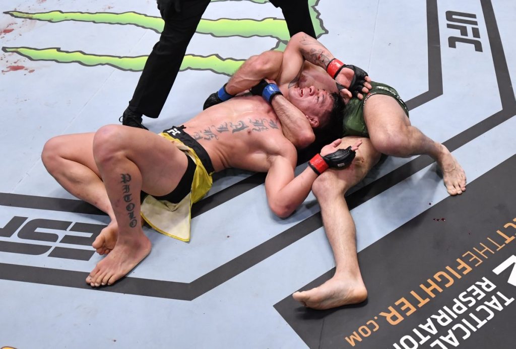 Anaconda Choke (3.7%) – 5th of the Top 5 MMA Submissions