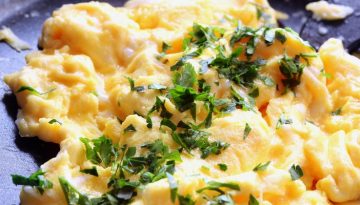 The Ultimate Spicy Scrambled Eggs Recipe