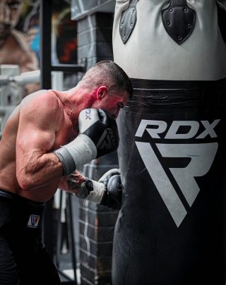 4 days to go for the recently crowned British Commonwealth, and IBF Champion, Mark Heffron to step back in the ring and add yet another win to his impressive career!🥊💥
.
.
.
.
.
.
#RDXSports #TeamRDX #RDX #MoveImproveEvolve #TheFightisReal #boxingglove #boxing #mma #IBF #mmagloves #muaythai #kickboxing #jiujitsu #fitness #martialarts #wrestling #fight #grappling #training #karate #mmafighter #fighter #gym #mixedmartialarts #workout #motivation #mmatraining #taekwondo #fighting #punchingbag